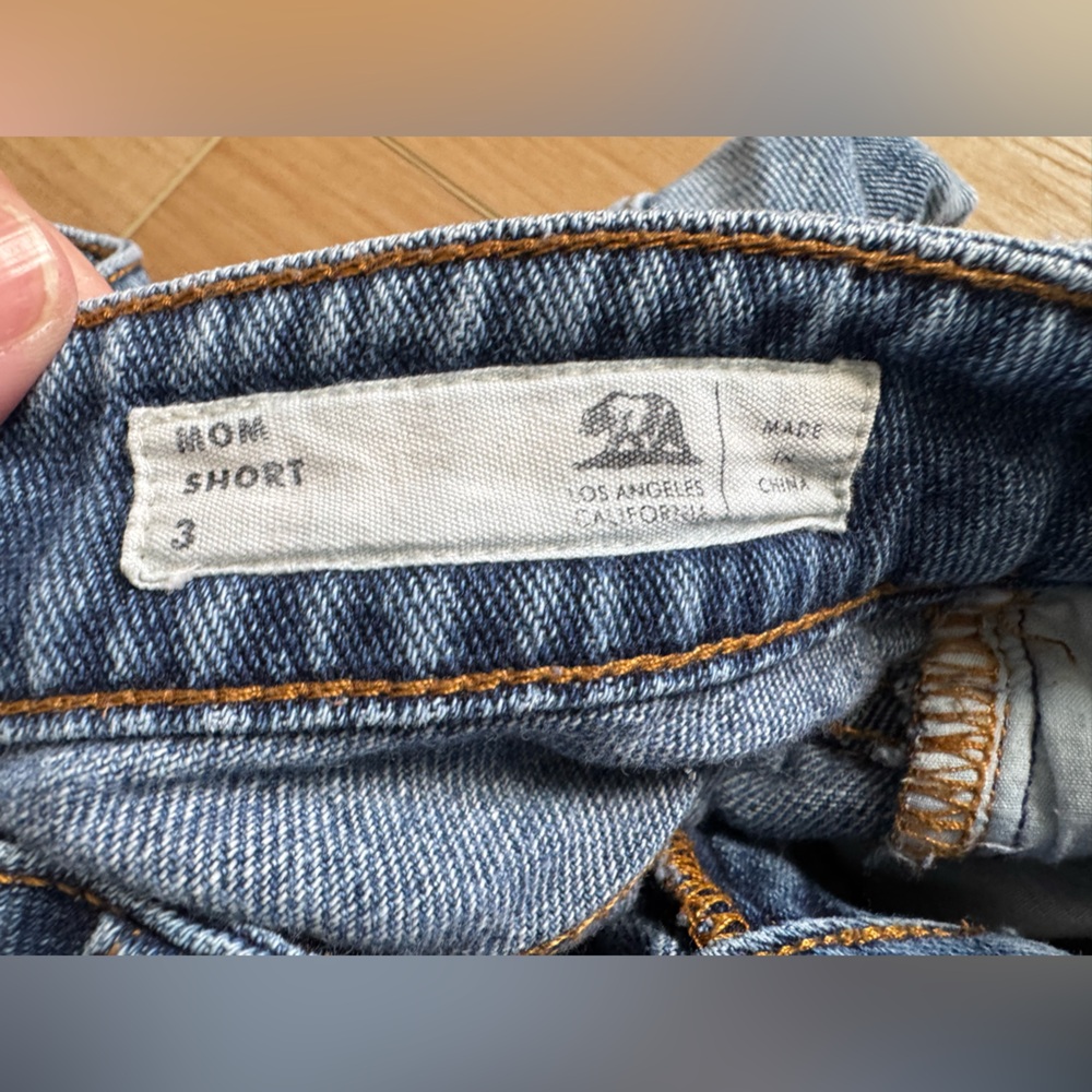 Bullhead Distressed Denim Mom Jean Shorts - Picture 6 of 9